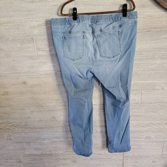 Torrid Pull On Boyfriend Straight Stretchy Jean SZ 2 (18-20) Light Wash Drawstri - Picture 4 of 5